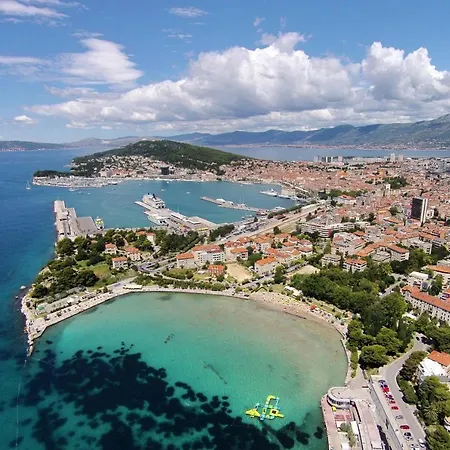 With Wifi - 13659 Split