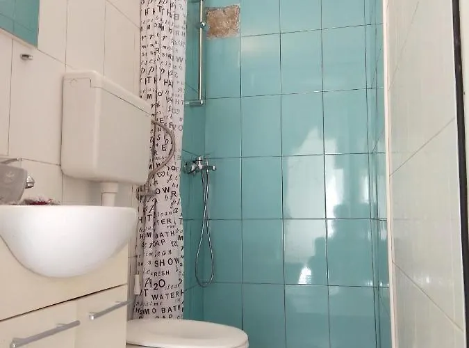 With Wifi - 13659 Apartment Split